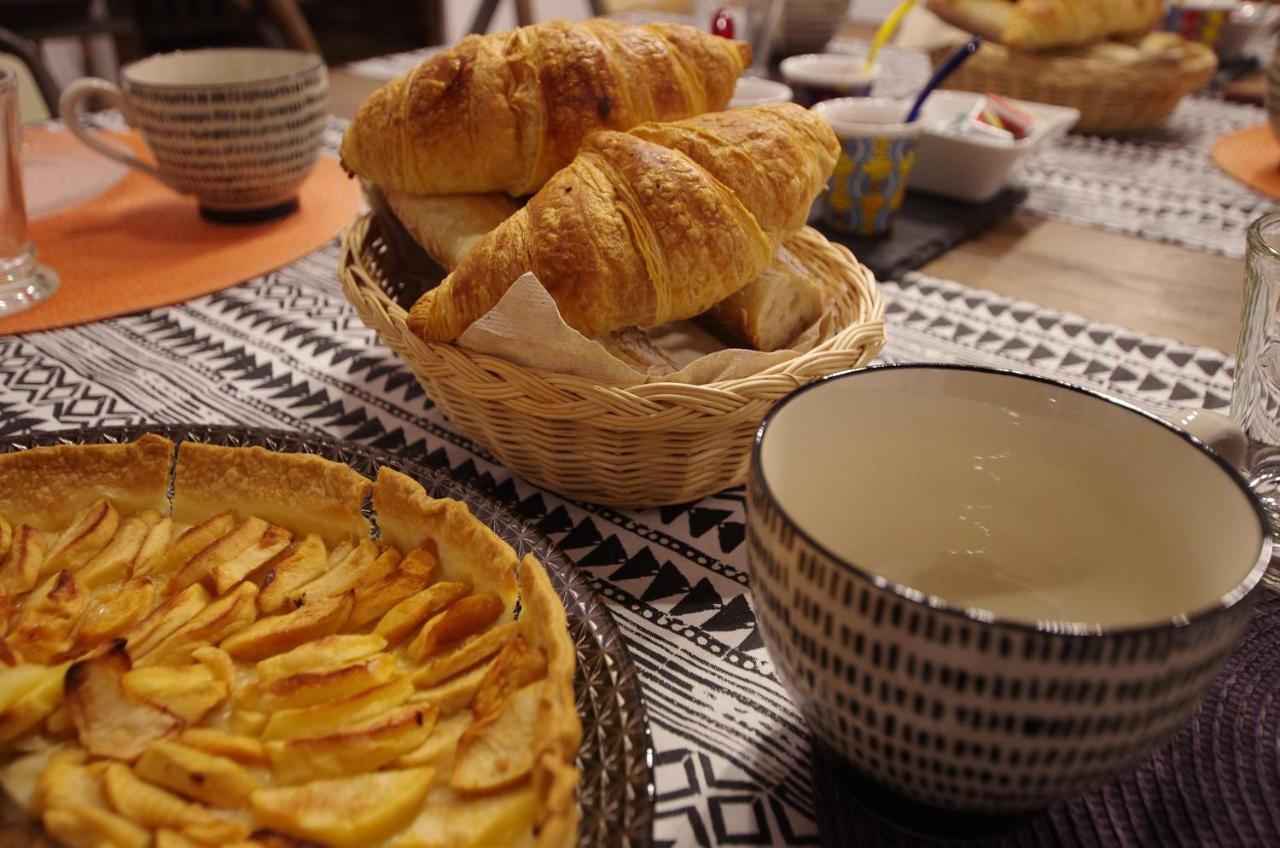 Logis Saint Leonard Bed & Breakfast Dompierre-sur-Mer Екстериор снимка