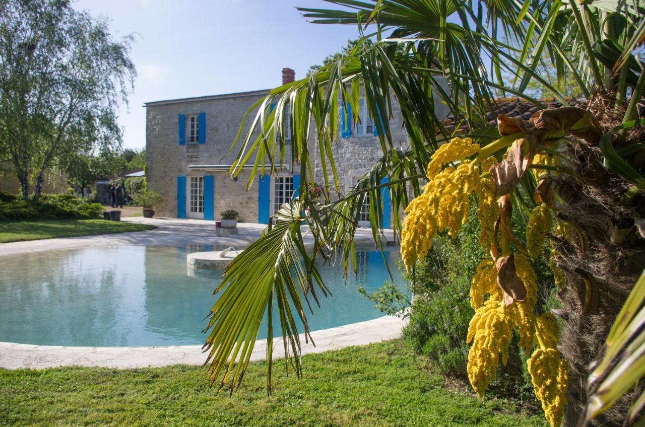 Logis Saint Leonard Bed & Breakfast Dompierre-sur-Mer Екстериор снимка