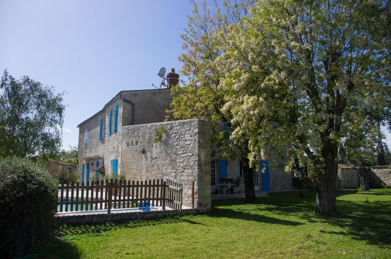 Logis Saint Leonard Bed & Breakfast Dompierre-sur-Mer Екстериор снимка